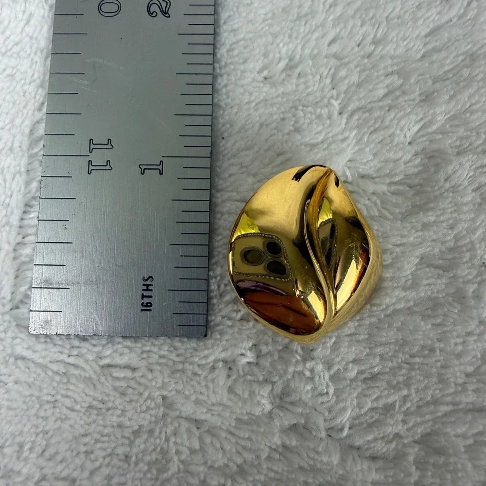 Trifari Vintage Gold Tone Sculptural Swirl Clip On Earrings Signed Statement